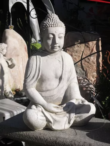 Buddha sitzend H 68 cm, weiß