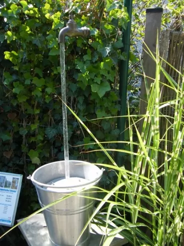 Kleiner Wasserhahn schwebend | Komplettset