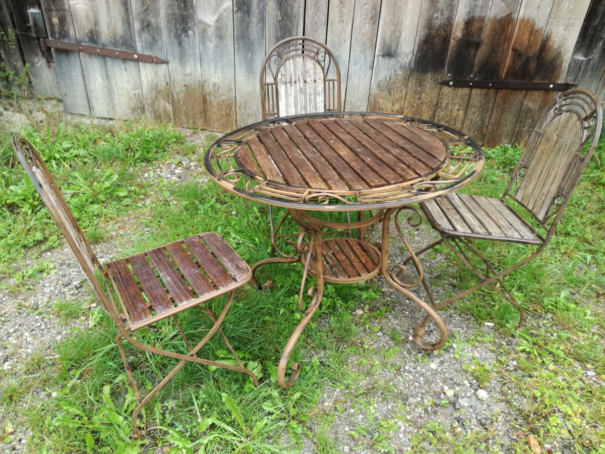 Gartenmöbel Tisch und Stühle