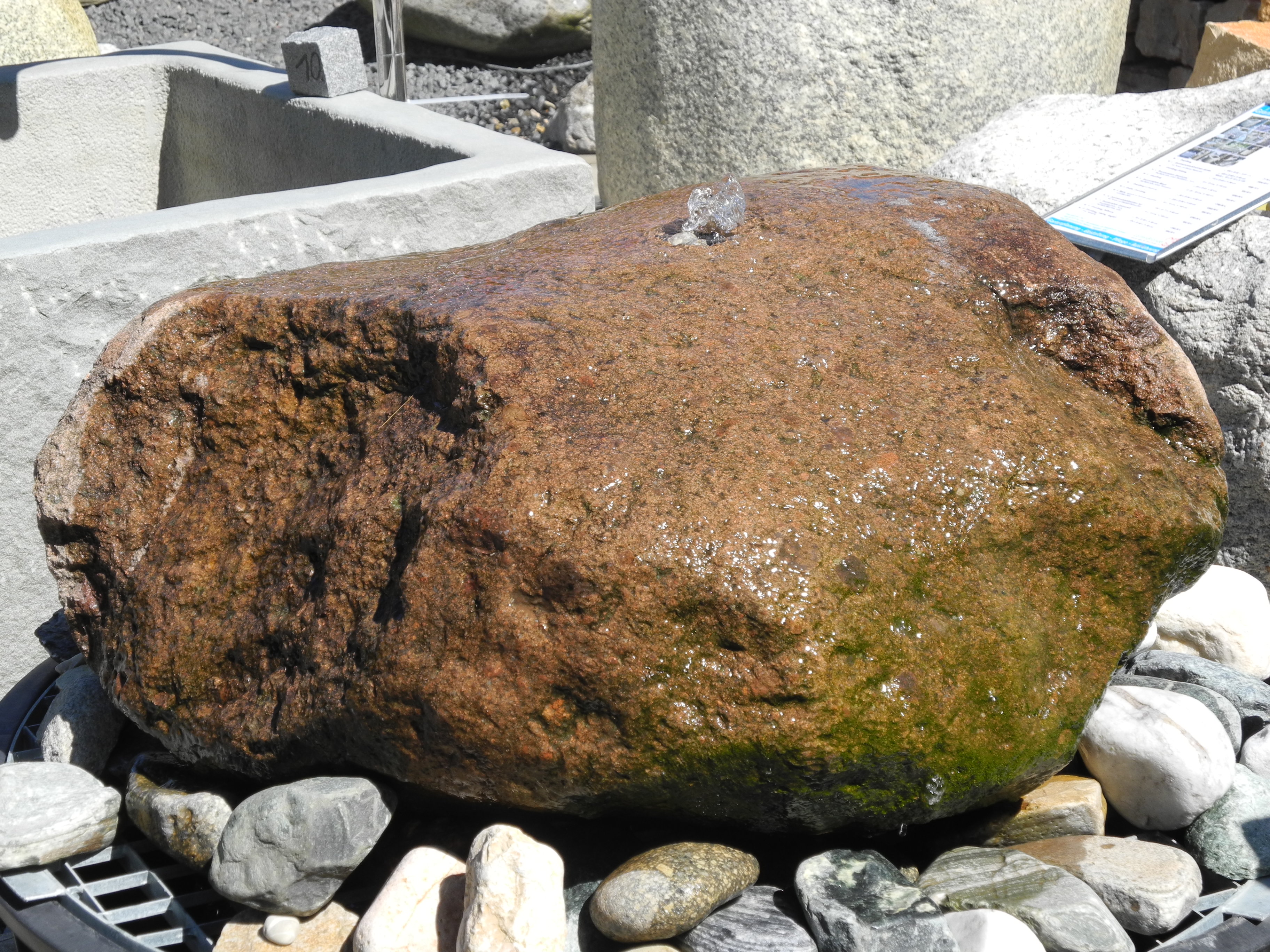 Quellstein Sprudelstein Findling Fels Granit in Wandsbek - Hamburg  Hummelsbüttel