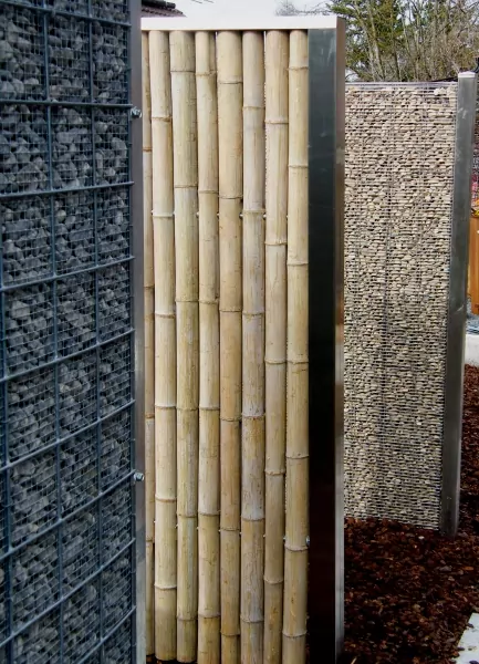 Bambus Zaun und Sichtschutz mit Edelstahlabdeckung.a