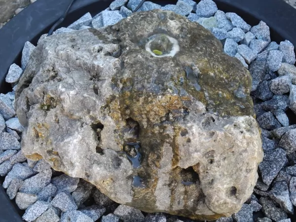 Steinbrunnen Granit mit LED Beleuchtung